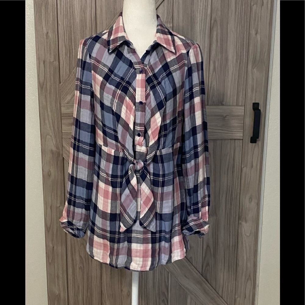 NWT Motherhood maternity small flannel tie front top